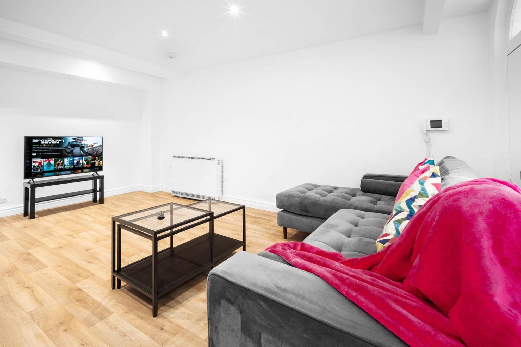 Two Bedroom Apartment- One Choice Stays- Jq Birmingham Exterior photo